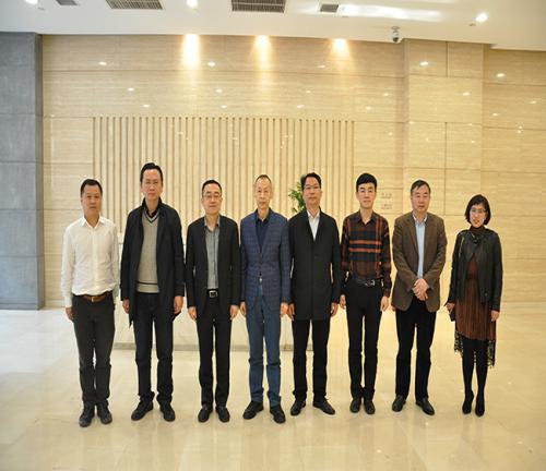 在锦联集团董事长李东军,锦程国际物流集团总裁李枫,锦联地产集团执行